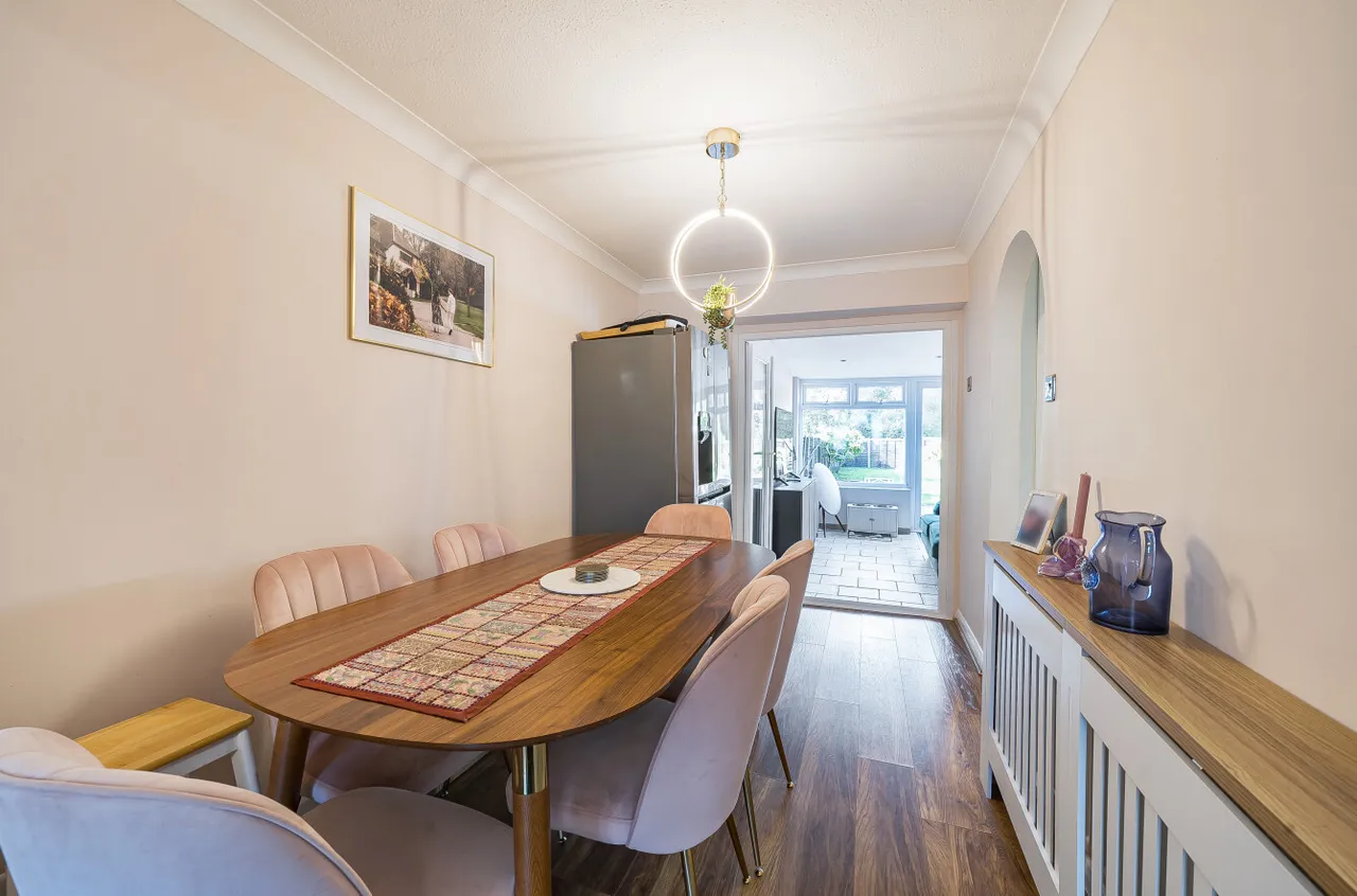 Hazel Avenue, Farnborough, Hampshire, GU14 0HB, photo 6