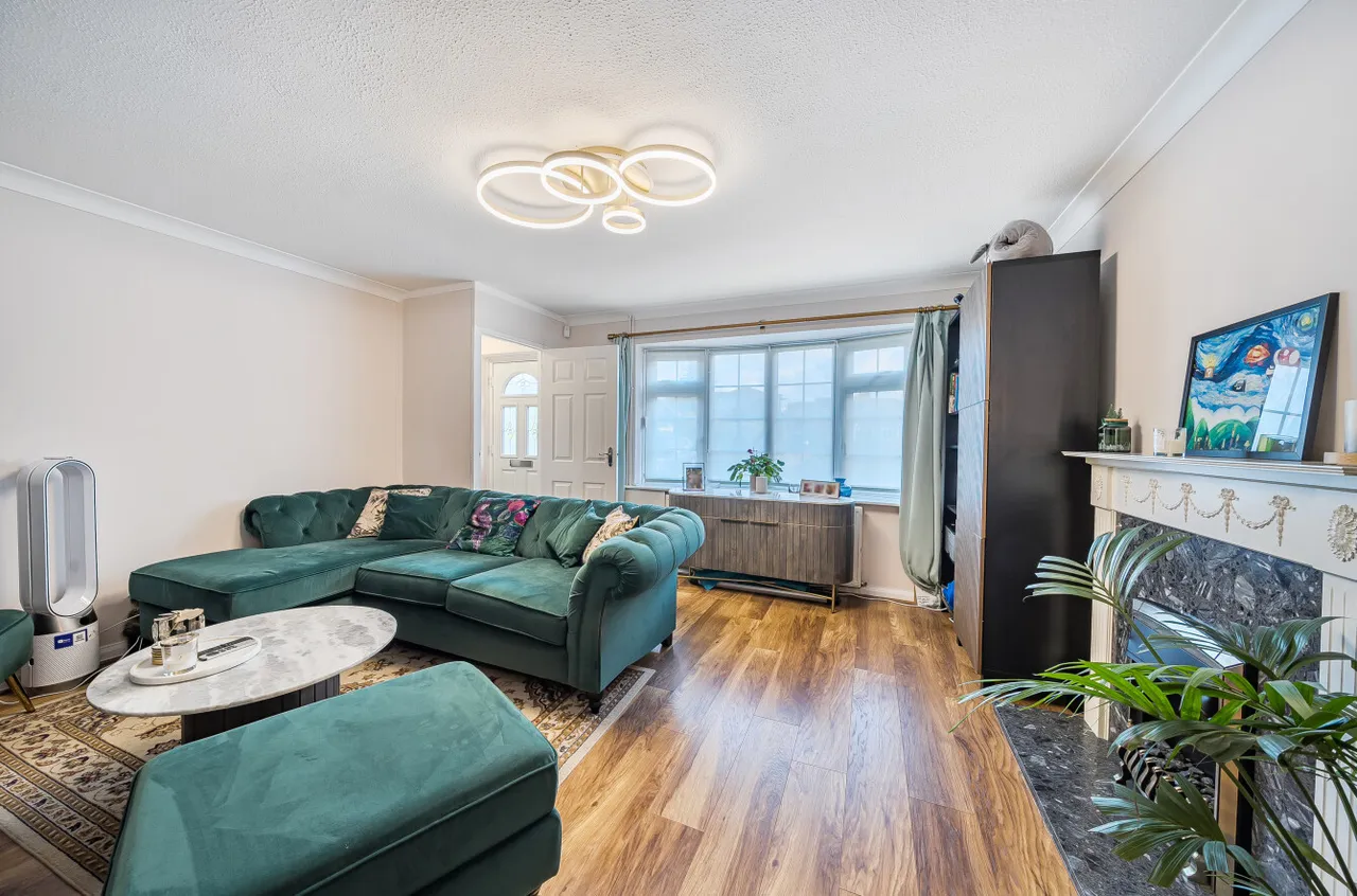 Hazel Avenue, Farnborough, Hampshire, GU14 0HB, photo 5