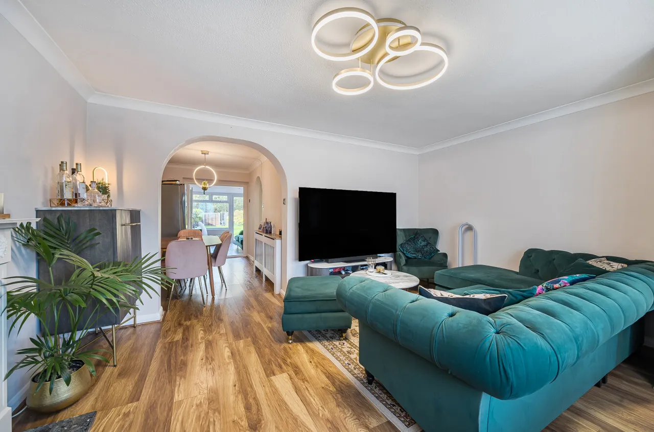 Hazel Avenue, Farnborough, Hampshire, GU14 0HB, photo 3
