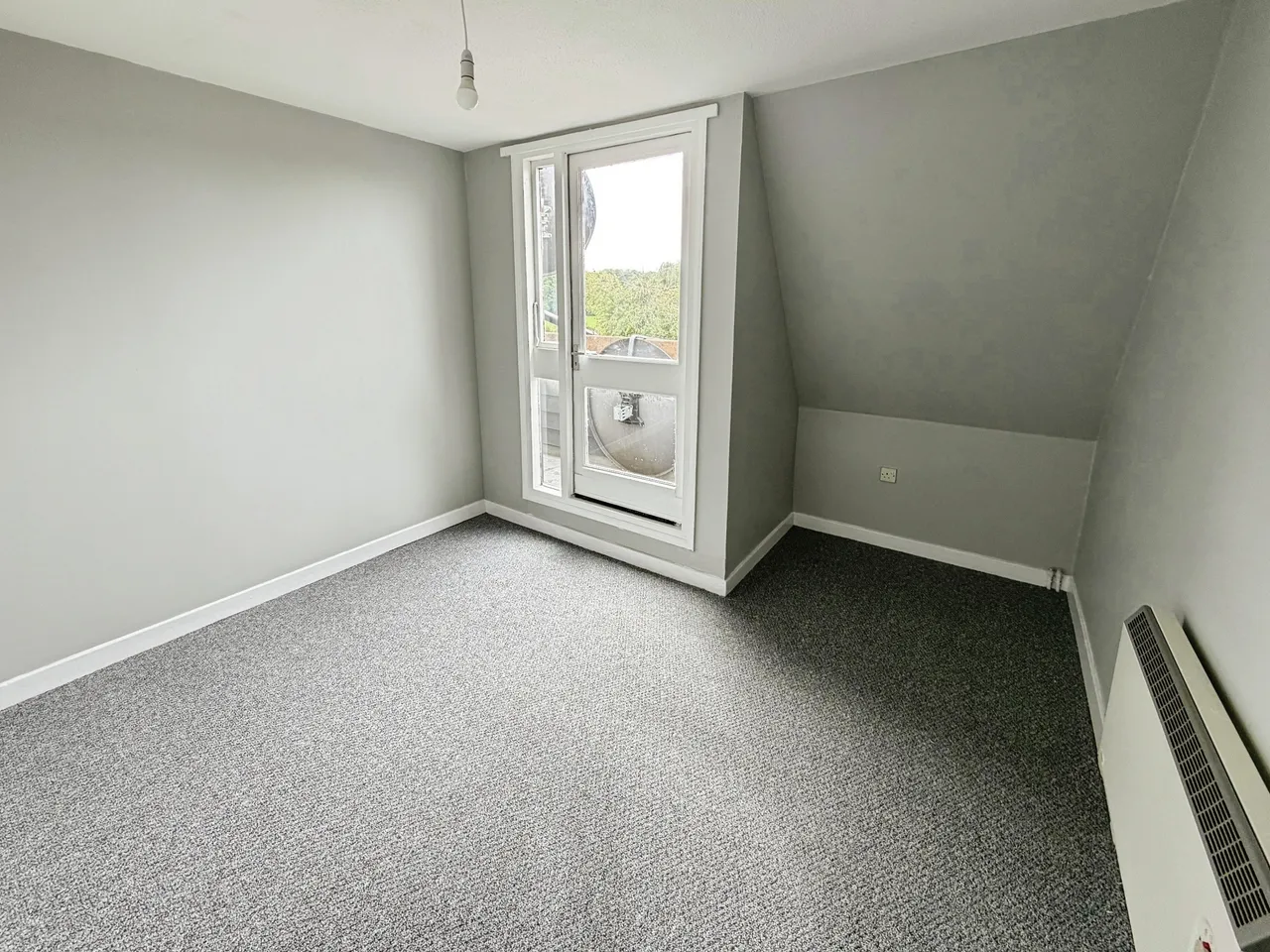 Leighton Peterborough, PE2, photo 9