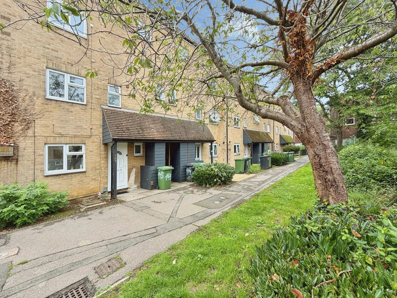 Leighton Peterborough, PE2, photo 10