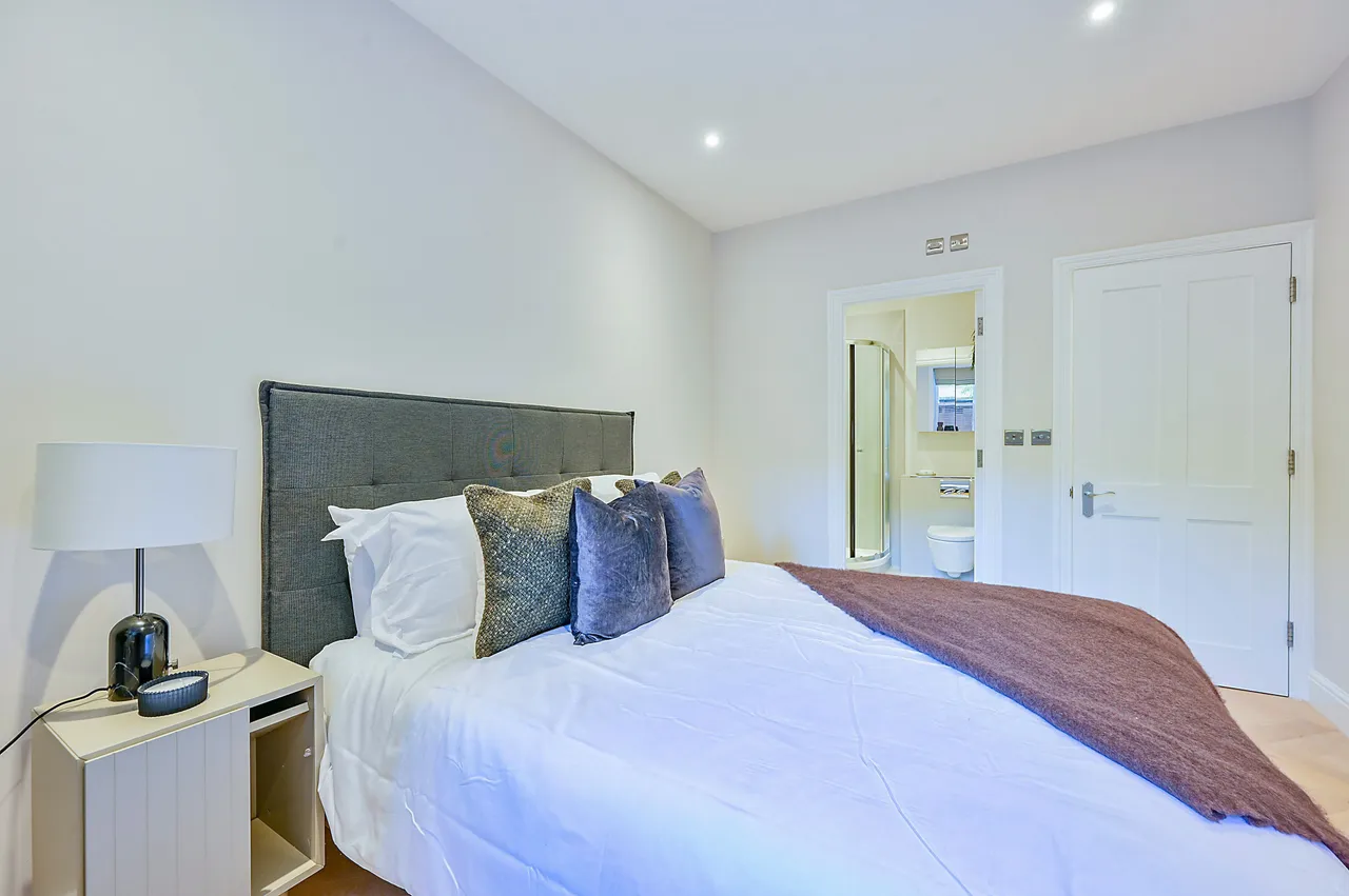 202a Hamlet Gardens, London, photo 6