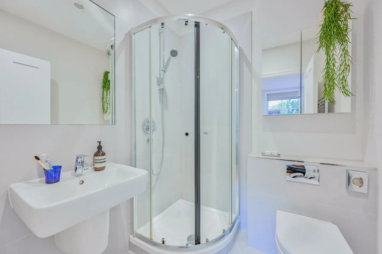 202a Hamlet Gardens, London, photo 7