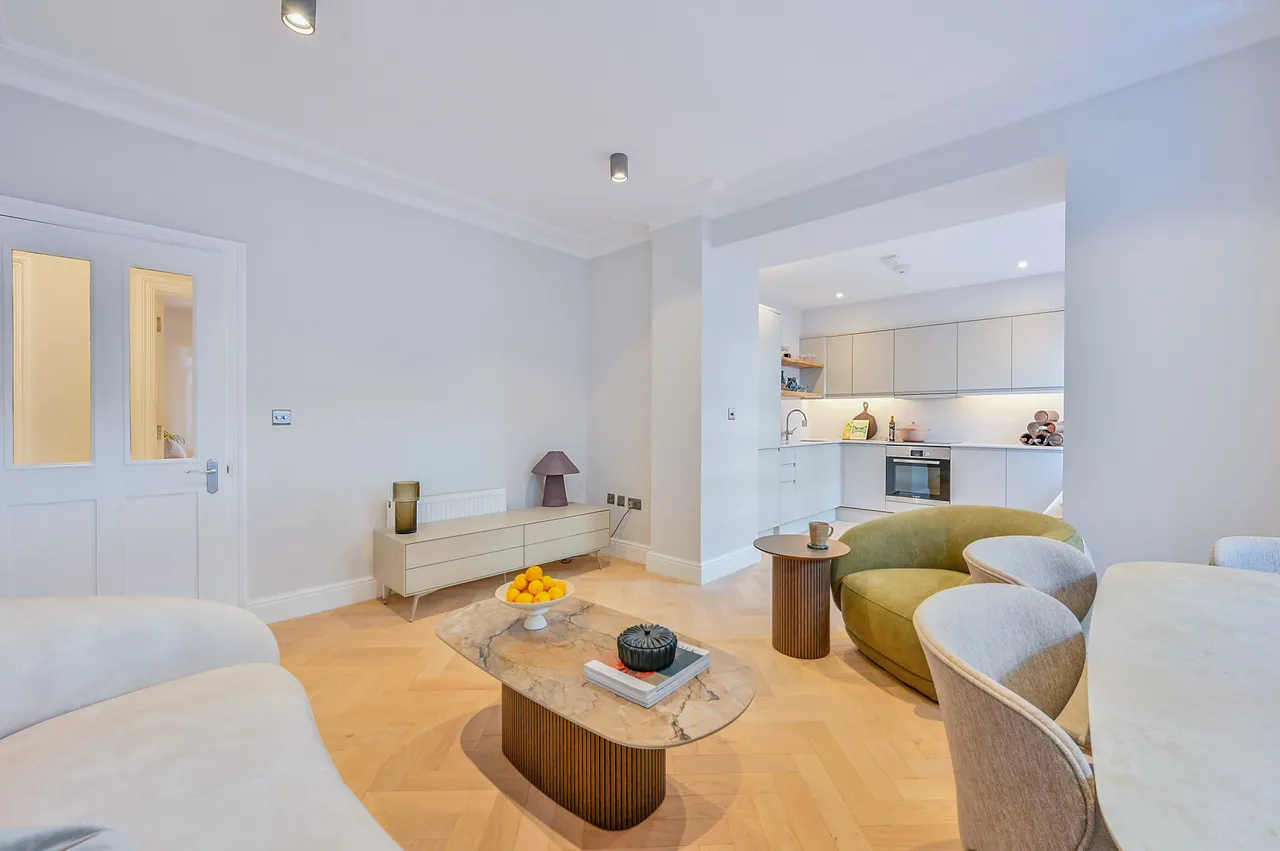 202a Hamlet Gardens, London, photo 2