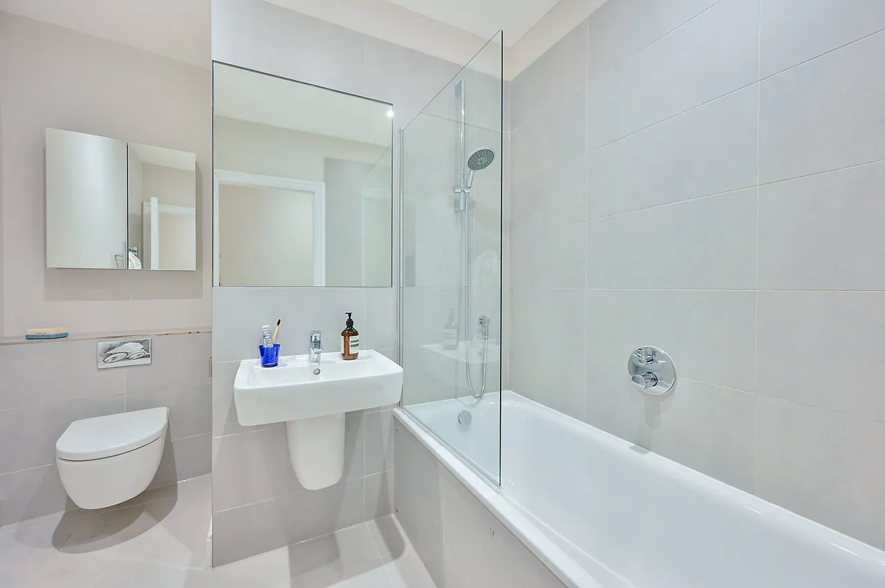 202a Hamlet Gardens, London, photo 8