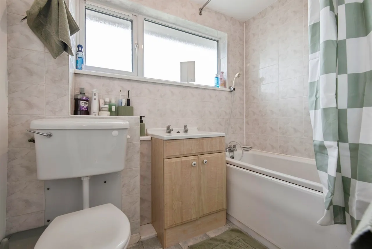 Eliot Road, Royston, photo 12
