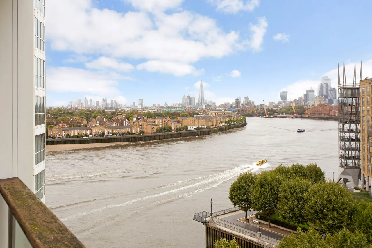 1 bed flat for sale — Westferry Circus, London, E14