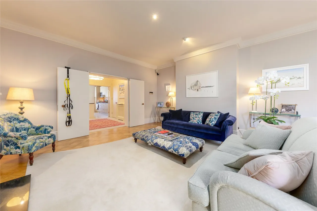 Sloane Court West, London, SW3, photo 12
