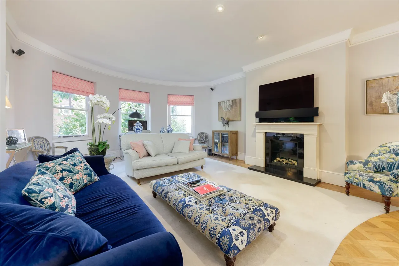 Sloane Court West, London, SW3, photo 2