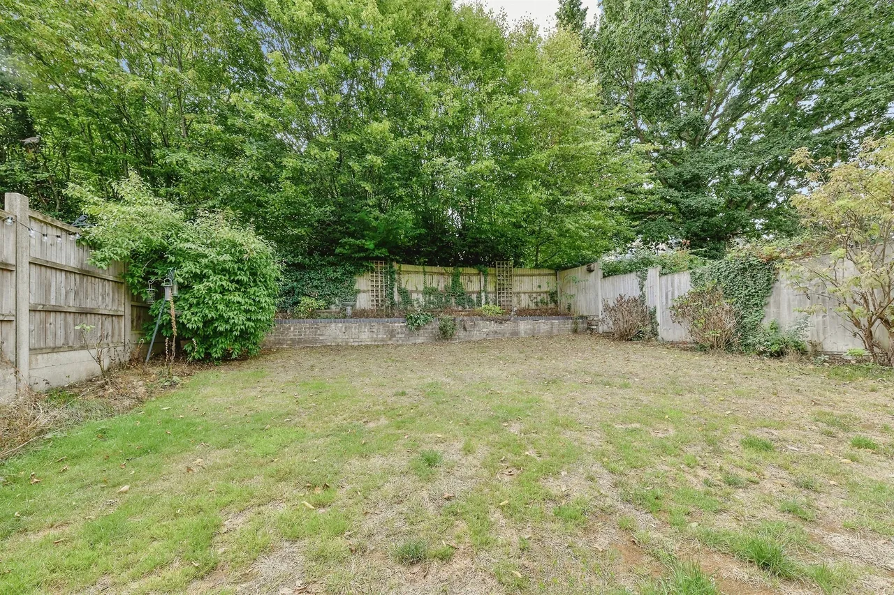 Petworth Close, Stevenage, SG2, photo 20