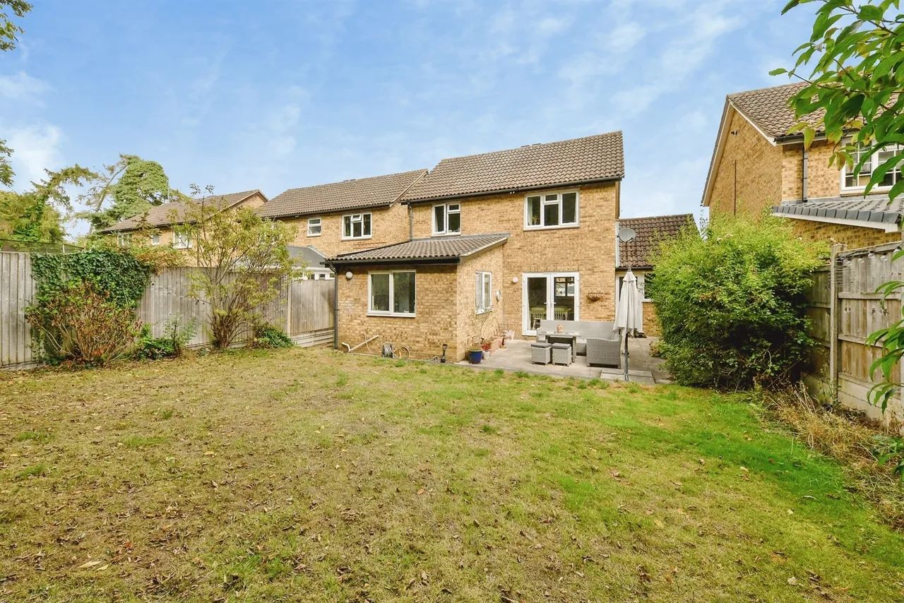 Petworth Close, Stevenage, SG2, photo 2