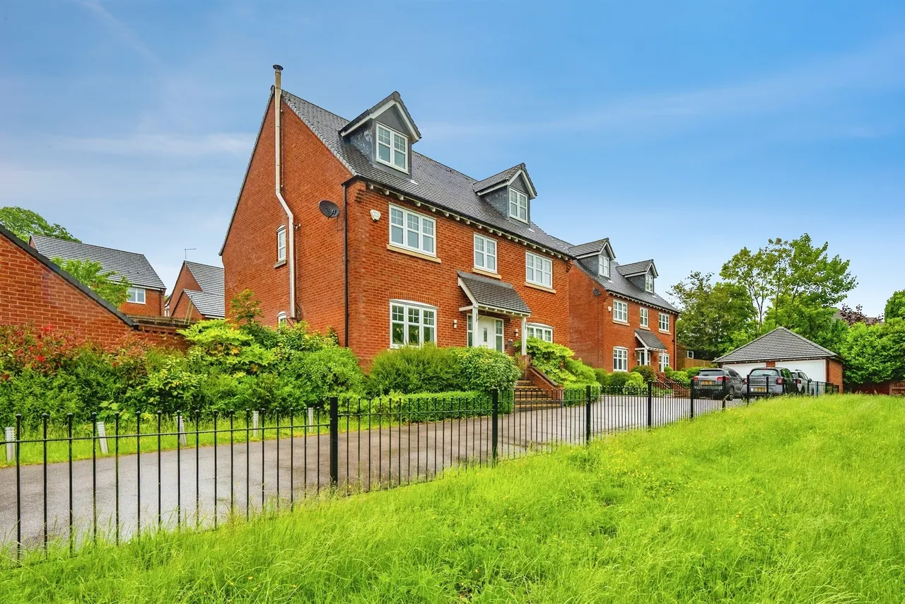 Tutbury Hollow, Ashbourne, DE6, photo 33