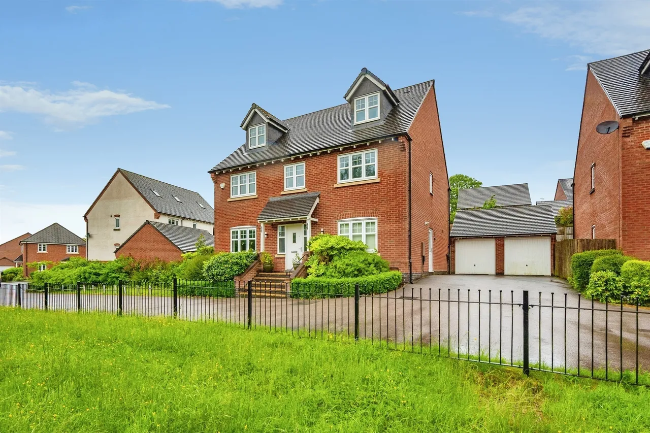 Tutbury Hollow, Ashbourne, DE6, photo 3