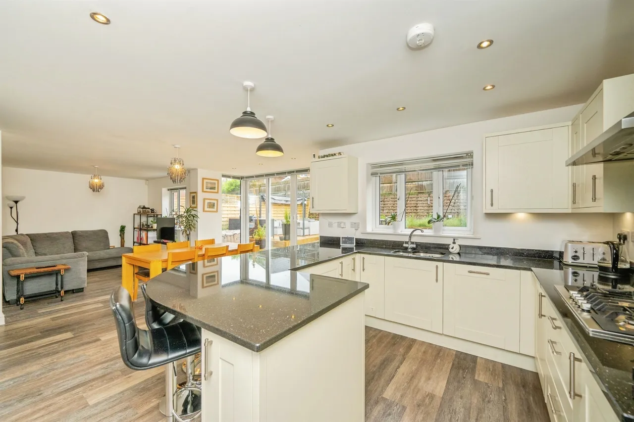 Tutbury Hollow, Ashbourne, DE6, photo 6