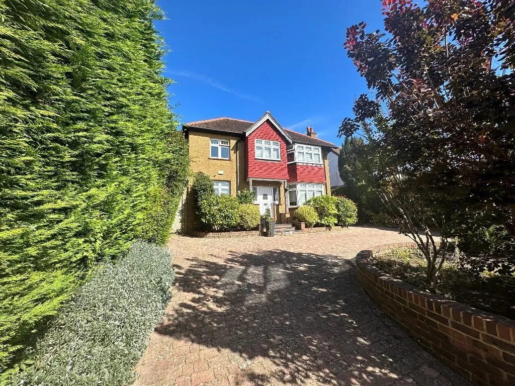 4 bed house for sale, Briton Hill Road, Sanderstead