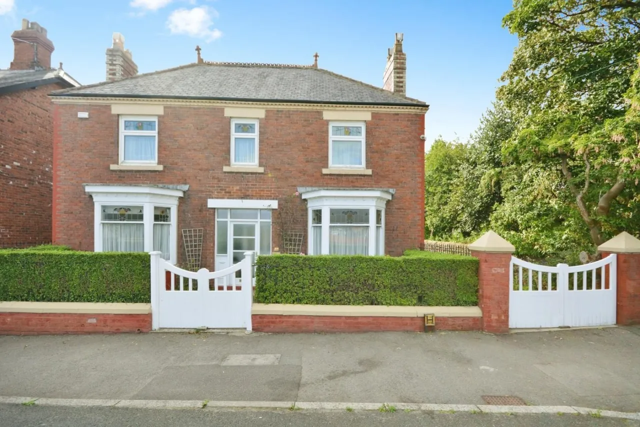 4 bed house for sale — New Road, Crook, Durham