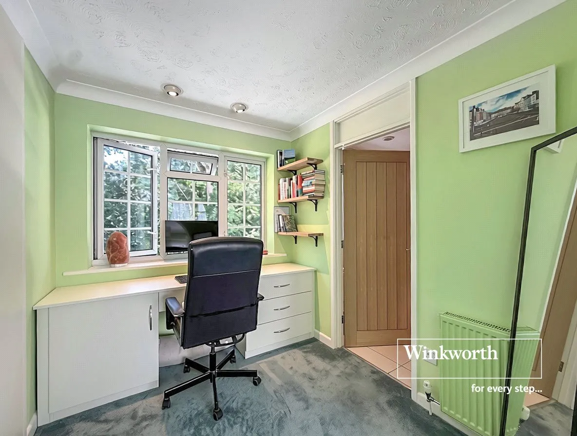 Sarum Avenue, West Moors, Ferndown, Dorset, BH22, photo 2