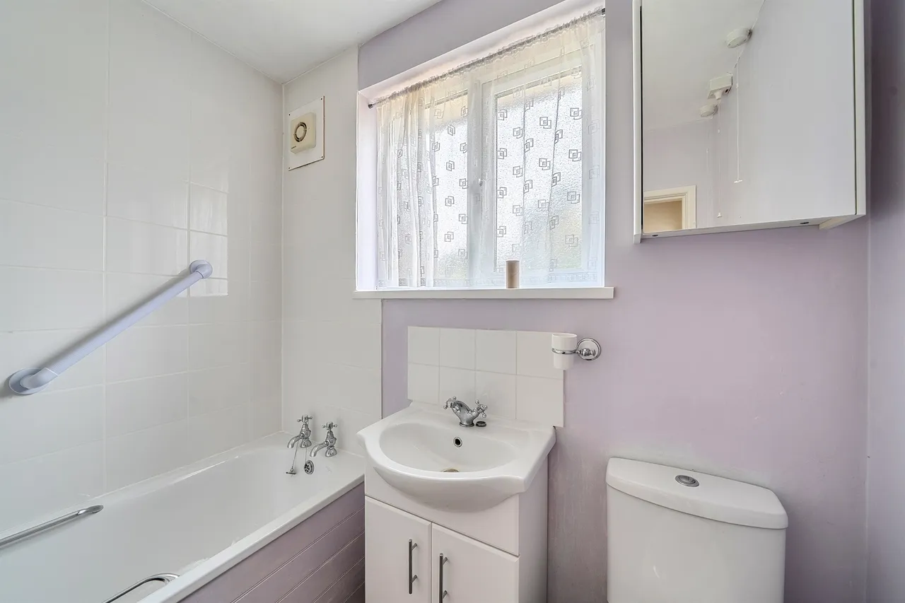 Belmont Close, Shaftesbury, SP7, photo 11