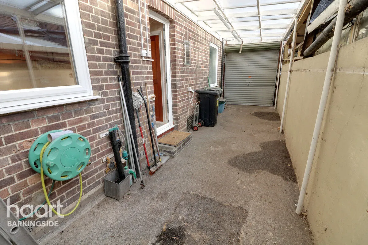 Strafford Avenue, Clayhall, IG5, photo 21