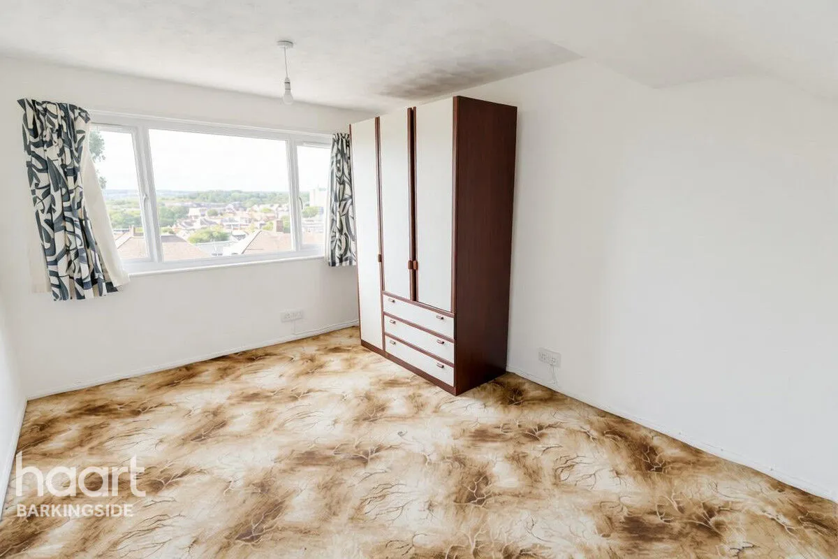Strafford Avenue, Clayhall, IG5, photo 14