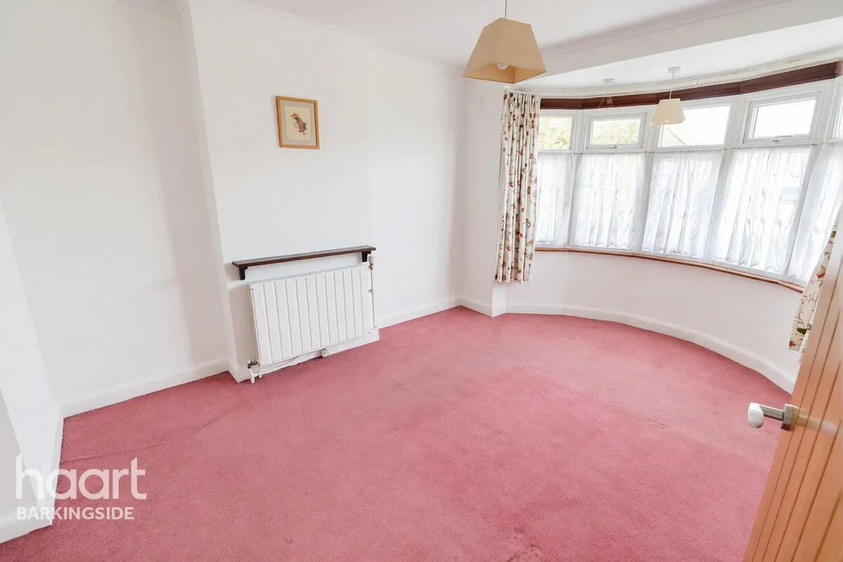 Strafford Avenue, Clayhall, IG5, photo 8