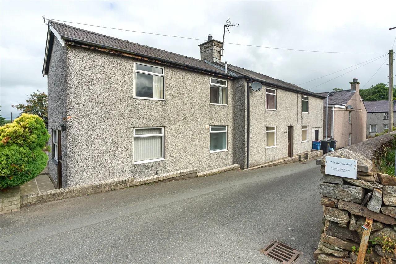 4 bed house for sale, Lon Cilgwyn, Llannerch-y-Medd
