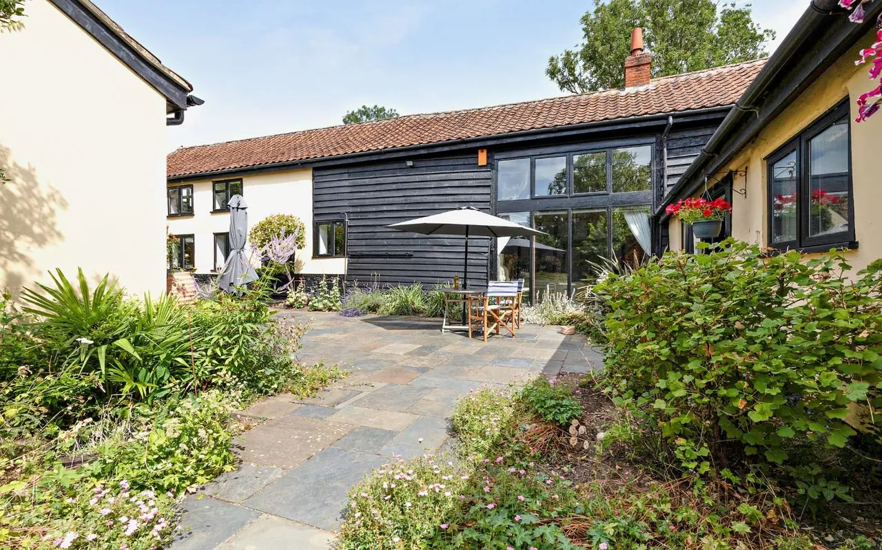 Low Road, Forncett St. Peter, Norwich, Norfolk, NR16 1HY, photo 2
