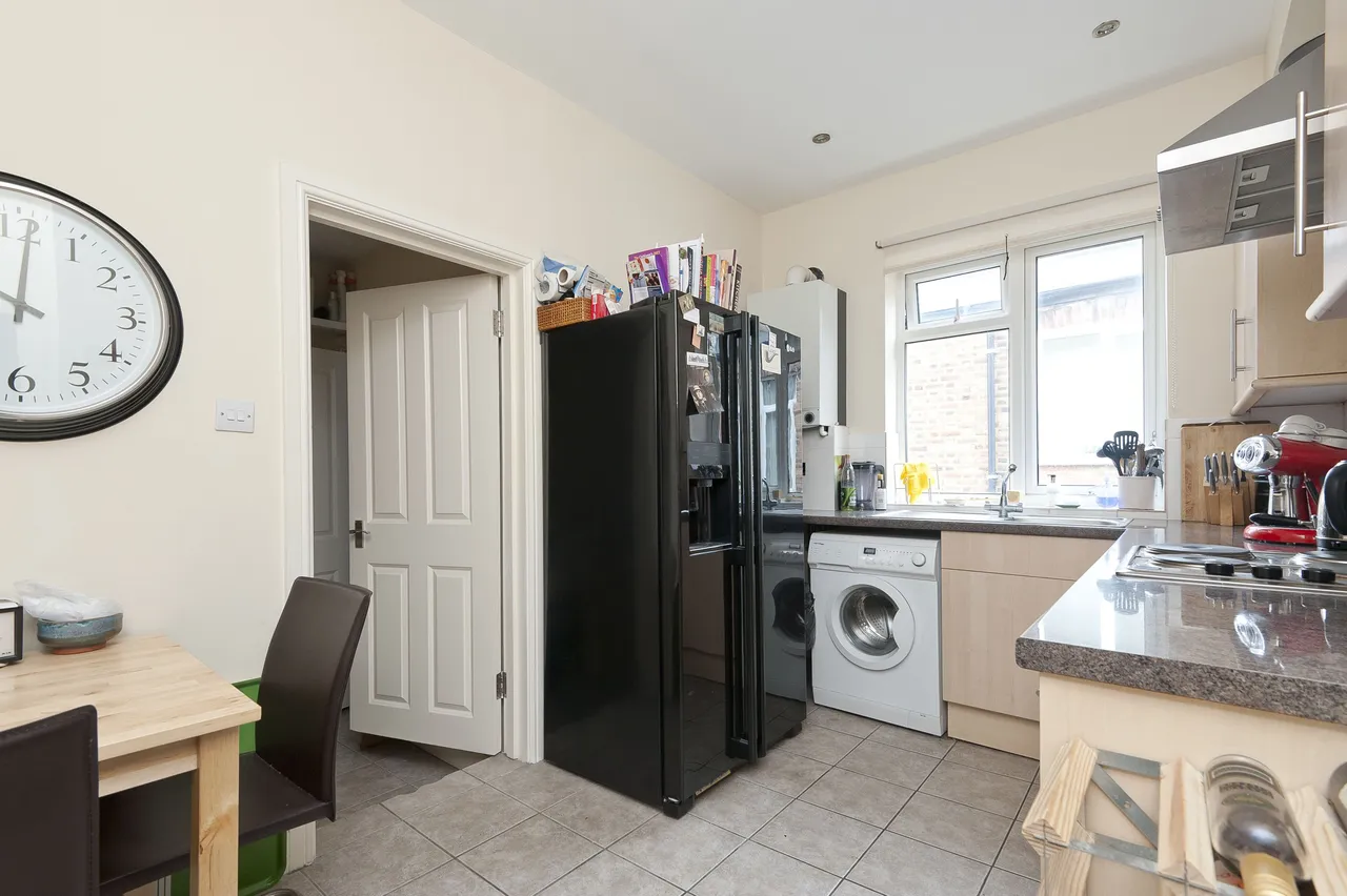 112b Darwin Road, London, photo 10