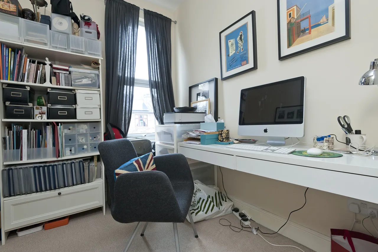 112b Darwin Road, London, photo 5