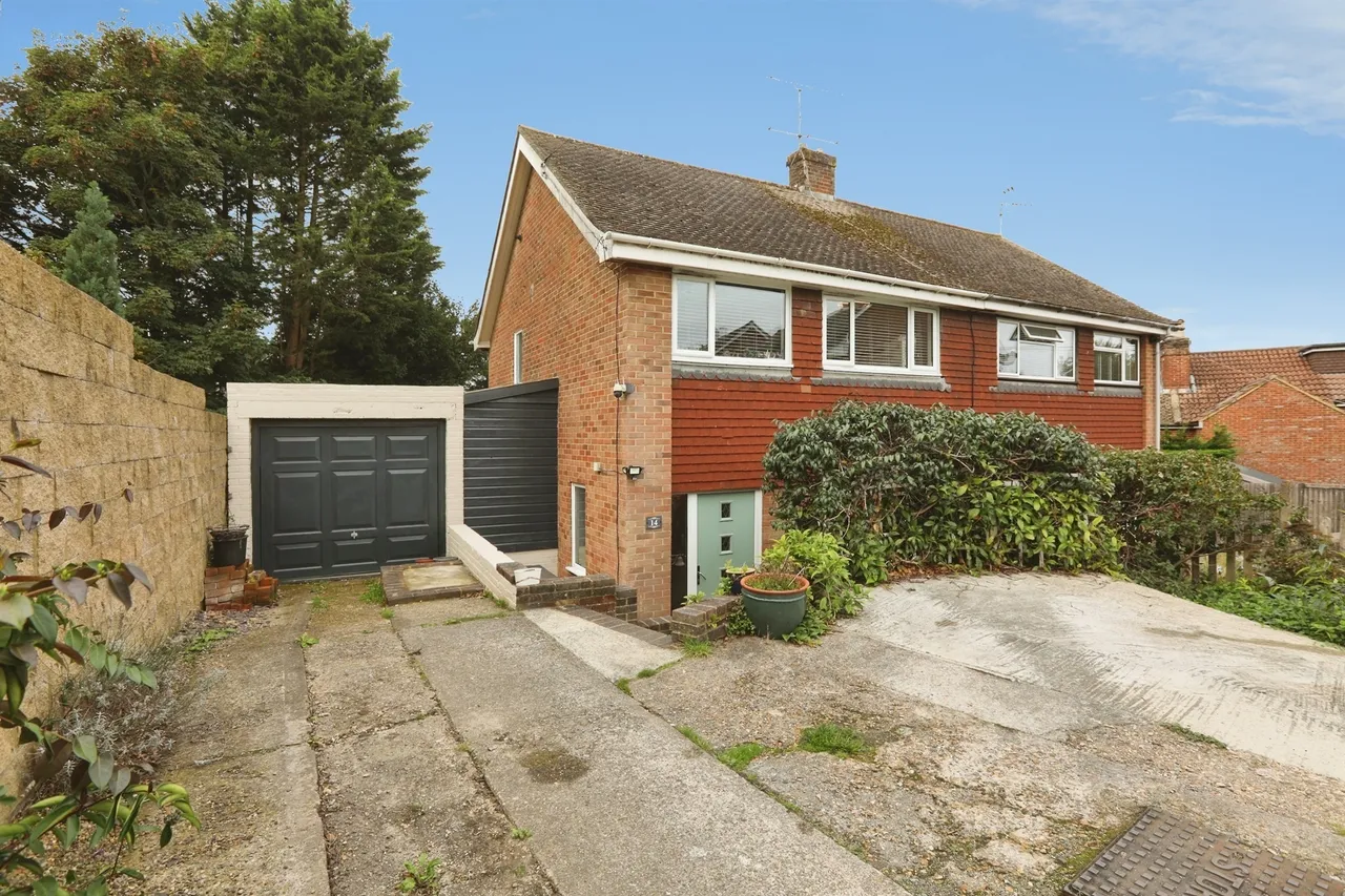 3 bed house for sale, Woods Hill Close, Ashurst Wood, RH19