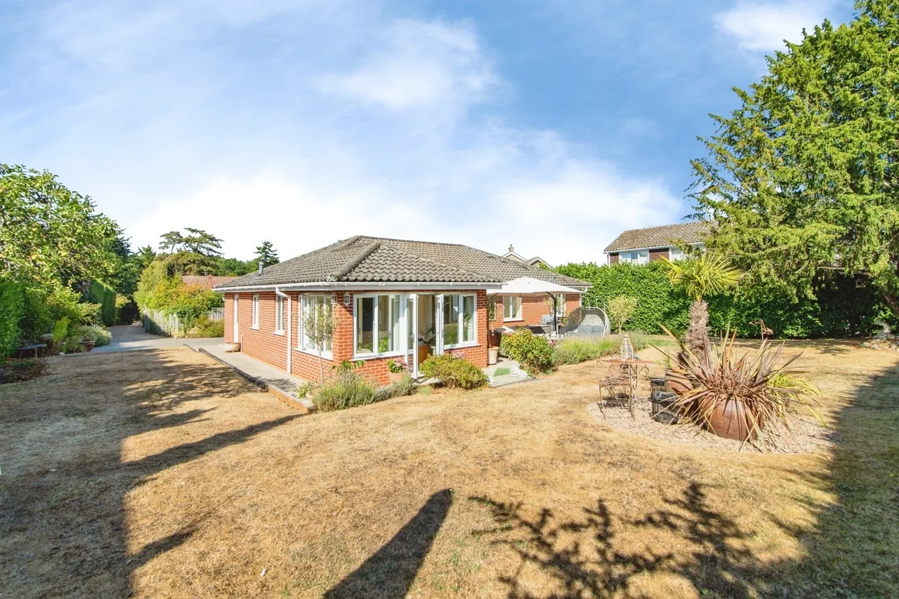 Lowestoft Road, Worlingham, Beccles, Suffolk, NR34, photo 2