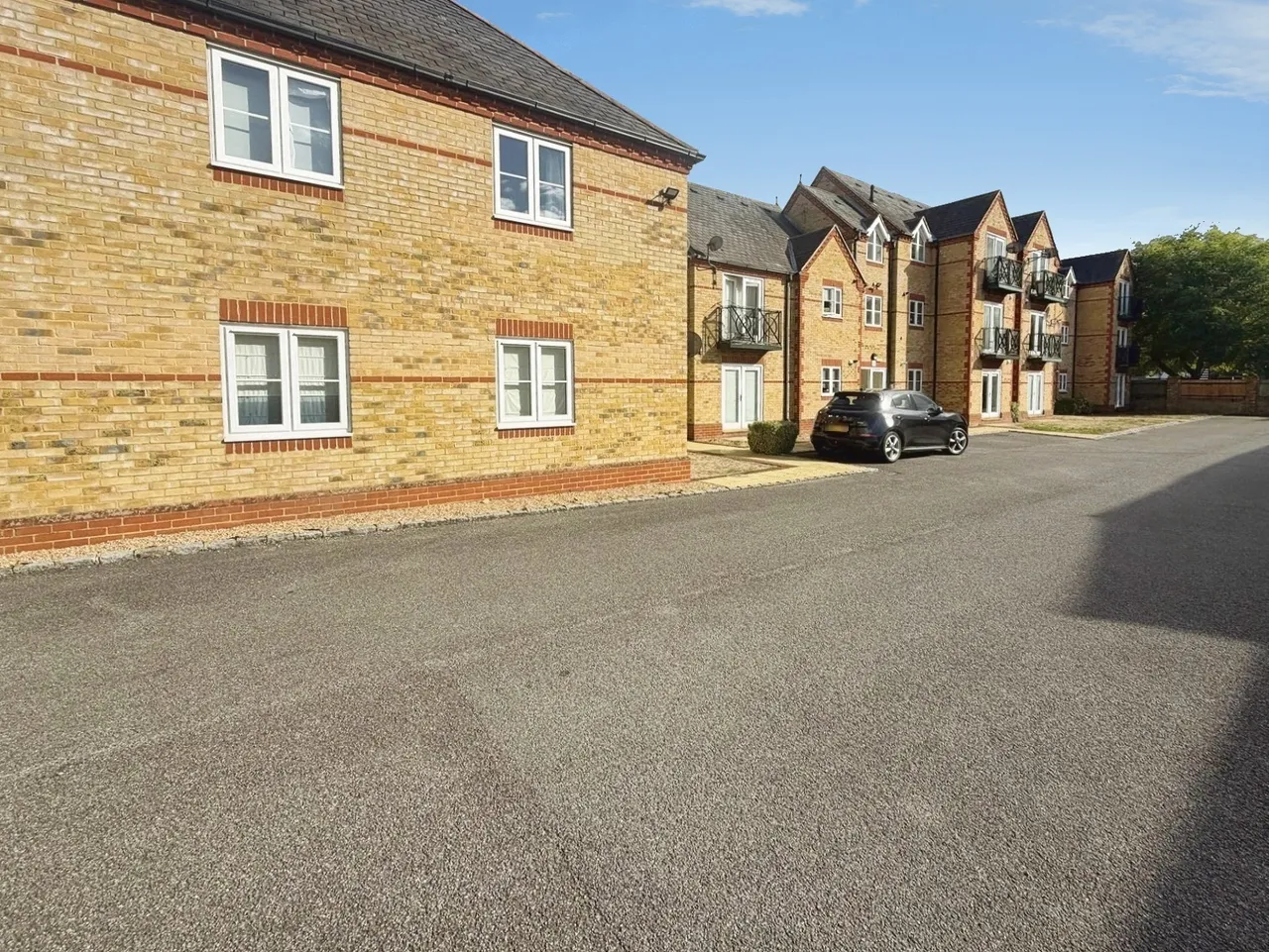 Hummer Road, Egham, TW20, photo 8