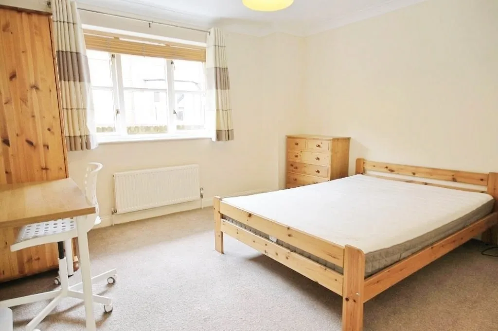 Hummer Road, Egham, TW20, photo 4