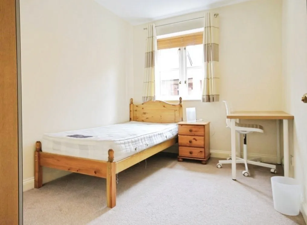 Hummer Road, Egham, TW20, photo 5