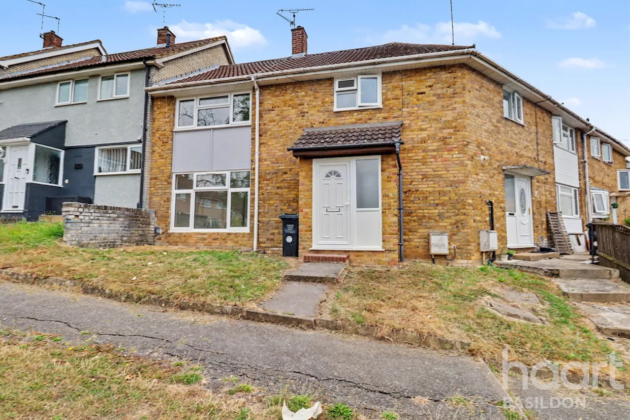 3 bed house for sale, Nether Priors, Basildon, SS14
