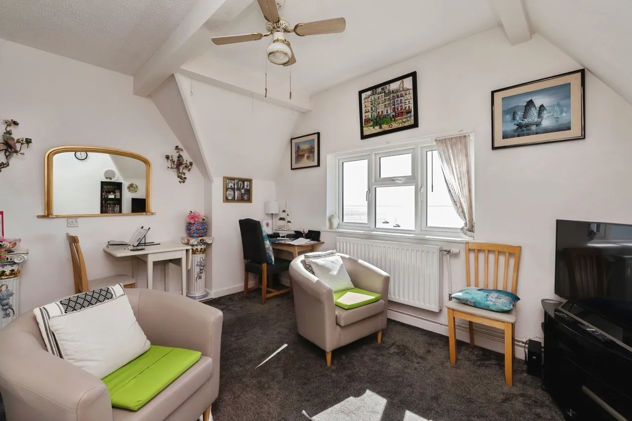 Shorefield Gardens, Westcliff-on-Sea, Essex, SS0, photo 3