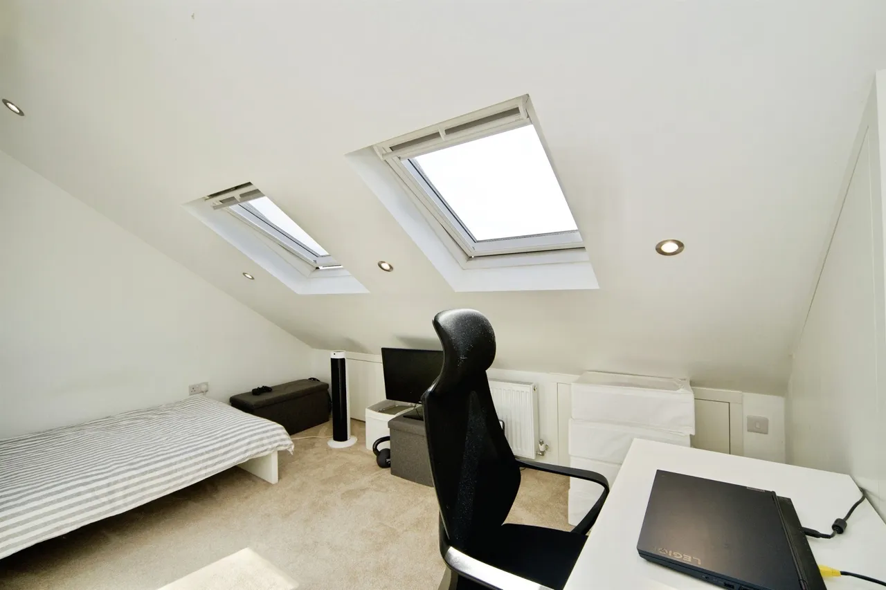 Flanders Road, London, photo 9