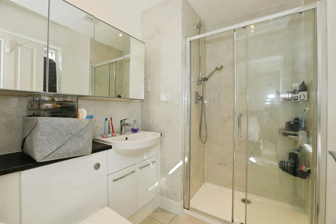 Wyvern Way, Burgess Hill, photo 12