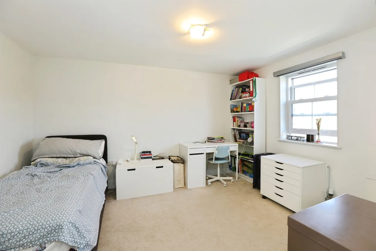 Wyvern Way, Burgess Hill, photo 8