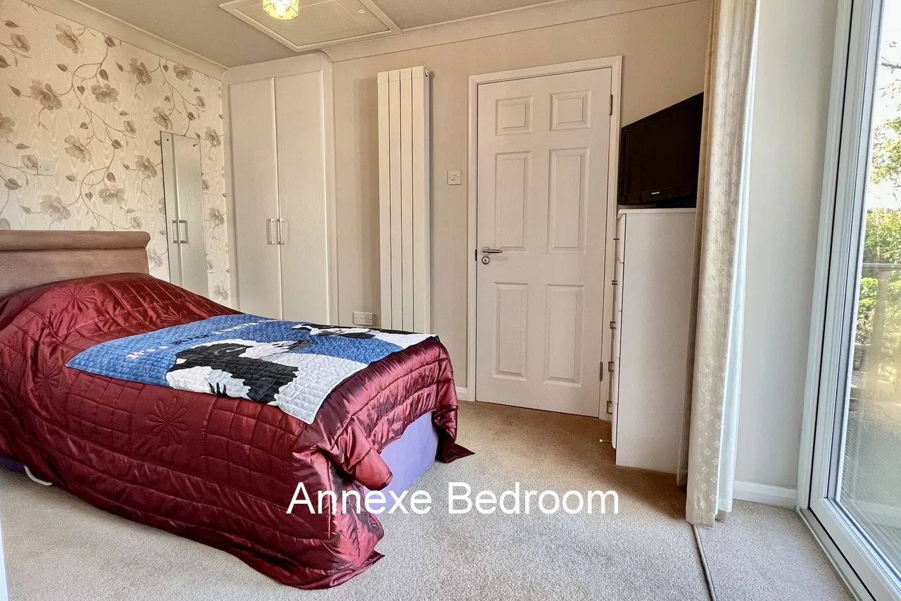 Laurel Close, St Leonards, BH24, photo 22