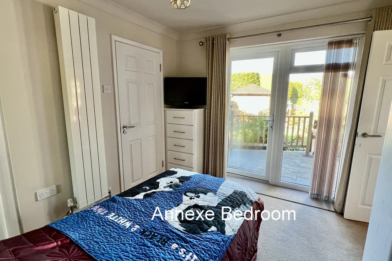 Laurel Close, St Leonards, BH24, photo 24