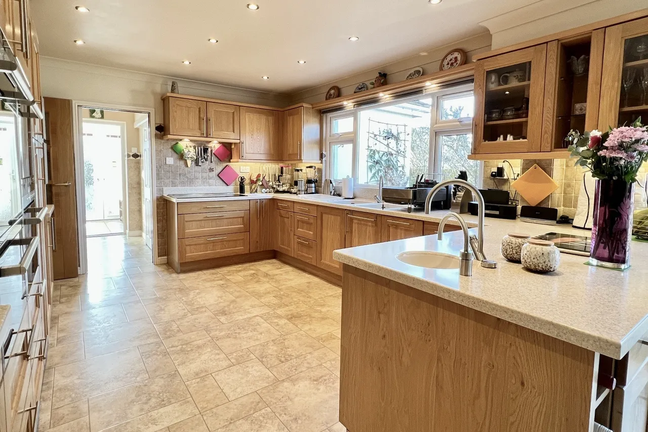 Laurel Close, St Leonards, BH24, photo 4