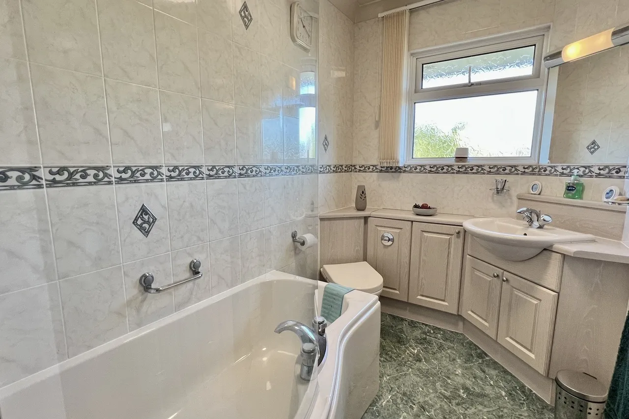 Laurel Close, St Leonards, BH24, photo 16