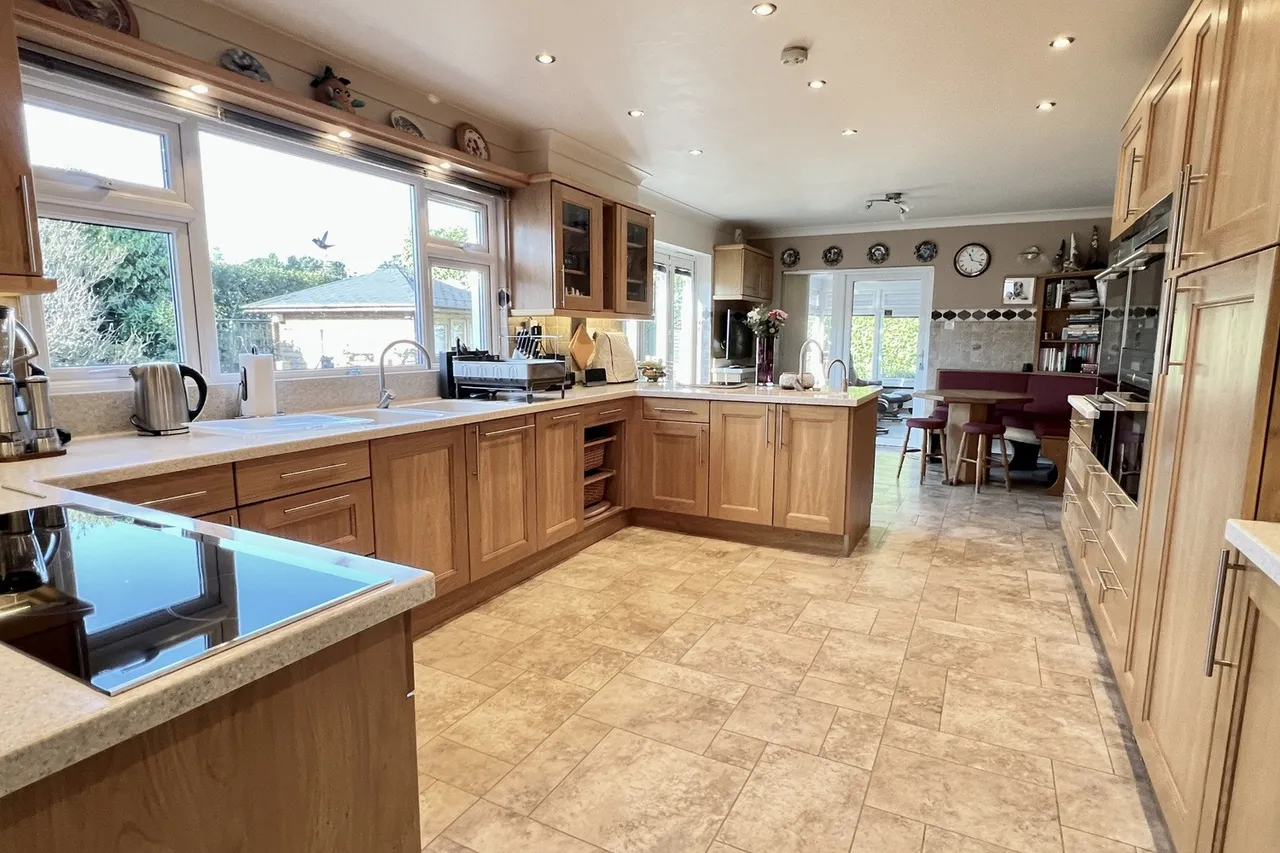 Laurel Close, St Leonards, BH24, photo 5