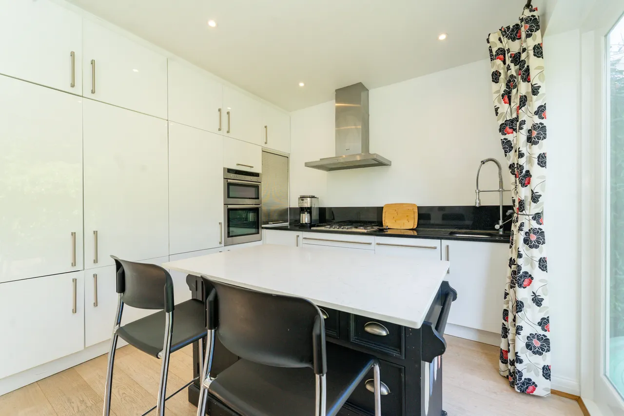 Chesterfield Road, London, W4, photo 6