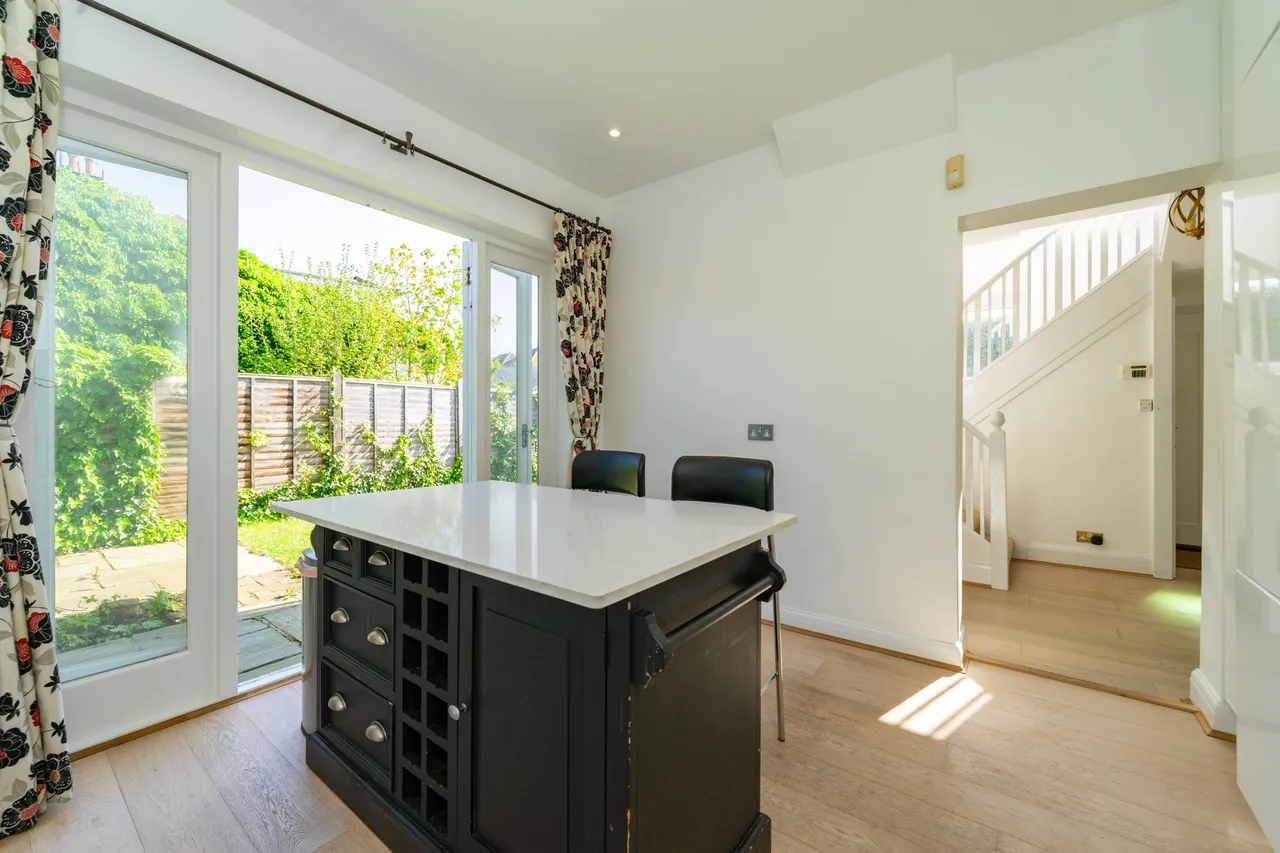 Chesterfield Road, London, W4, photo 7