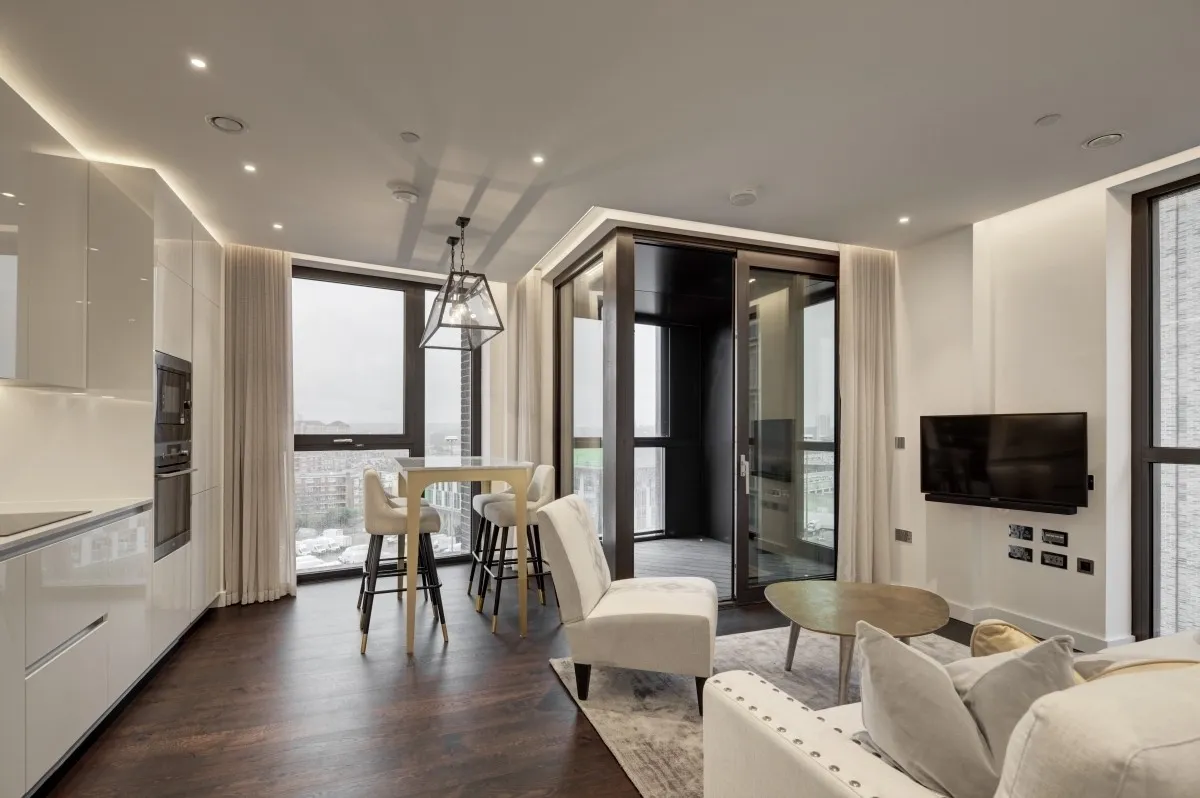 2 bed flat to rent — Ponton Road London SW11
