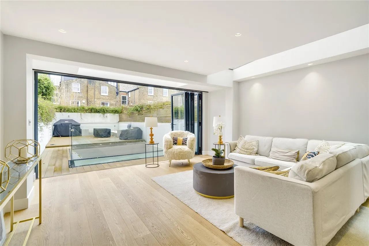 Sisters Avenue, London, SW11, photo 5