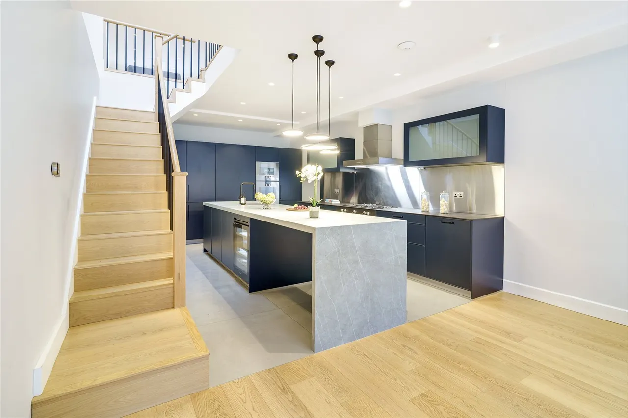 Sisters Avenue, London, SW11, photo 7