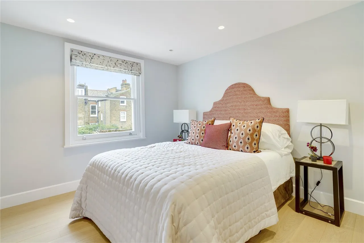 Sisters Avenue, London, SW11, photo 15
